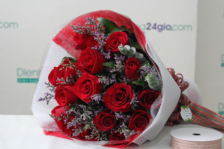 Cần đặt điện hoa sinh nhật sếp ở quận Phú Nhuận