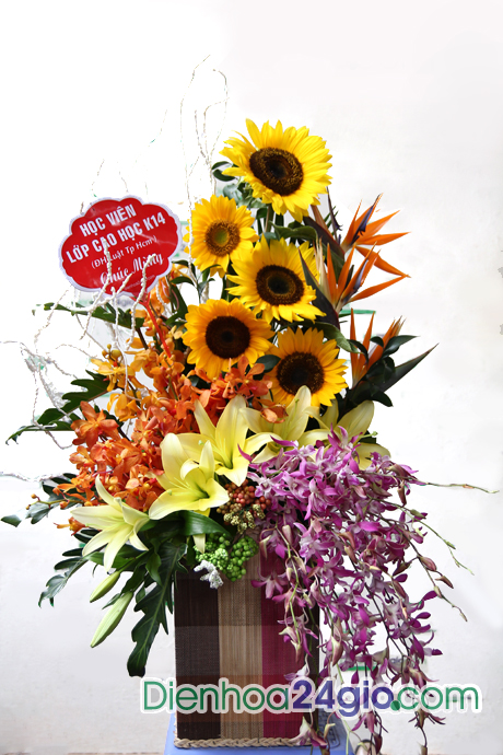 Chọn giỏ hoa chúc mừng thành công cho lễ tốt nghiệp