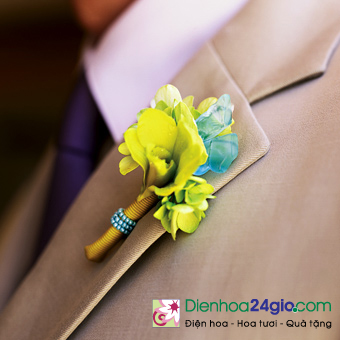 Tại sao chú rể phải có hoa cài áo trong ngày cưới?