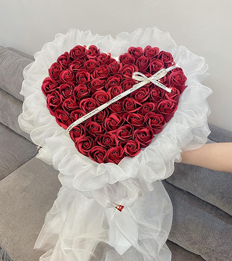 Bó hoa hồng sáp trái tim 60 bông