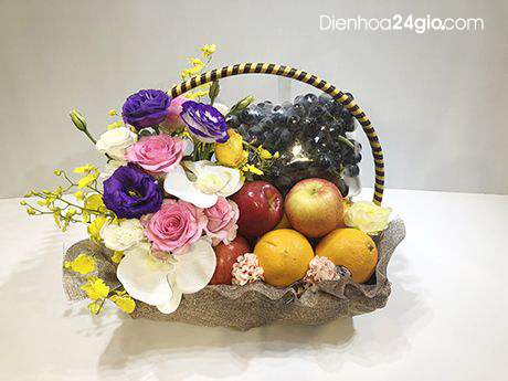 Giỏ hoa và quả