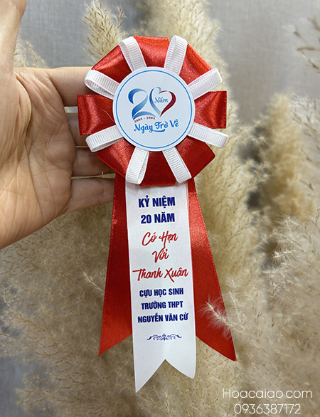 Hoa cài áo kỷ niệm 20 năm ngày ra trường
