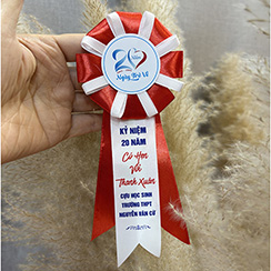 Hoa cài áo kỷ niệm 20 năm ngày ra trường