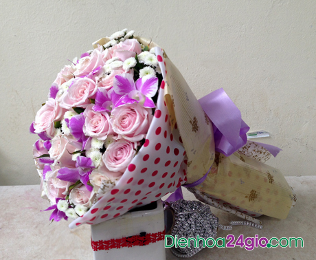 Bó hoa hồng phấn đẹp HB273