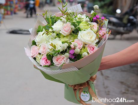 Bó hoa chúc mừng HB111