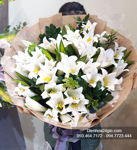 Bó hoa loa kèn HB691