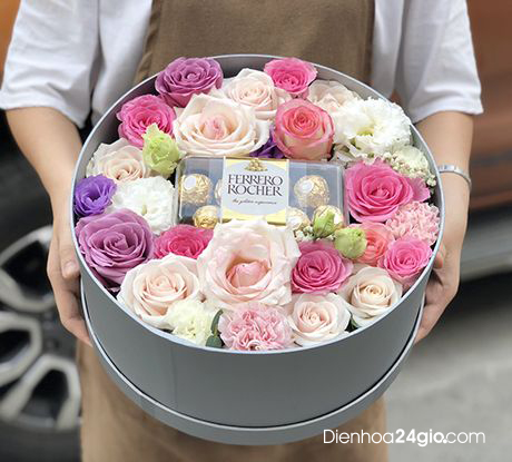 Hộp hoa hồng và chocolate G116