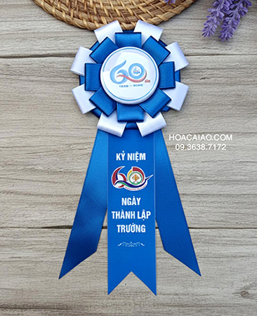 hoa cài áo đại biểu đẹp cho đại hội sự kiện họp lớp