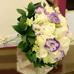 hoa cưới d&aacute;ng tr&ograve;n