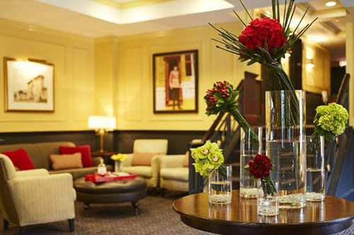 Những kiểu hoa tươi đẹp m&agrave;u đỏ