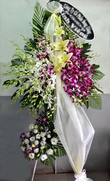 Hoa chia buồn tr&ograve;n