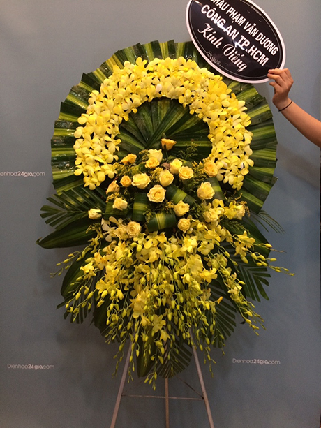 màu vàng trong hoa chia buồn